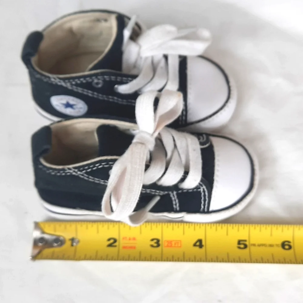 Converse All Star Chuck Taylor Baby Crib Shoes Size 4 Black White with Box